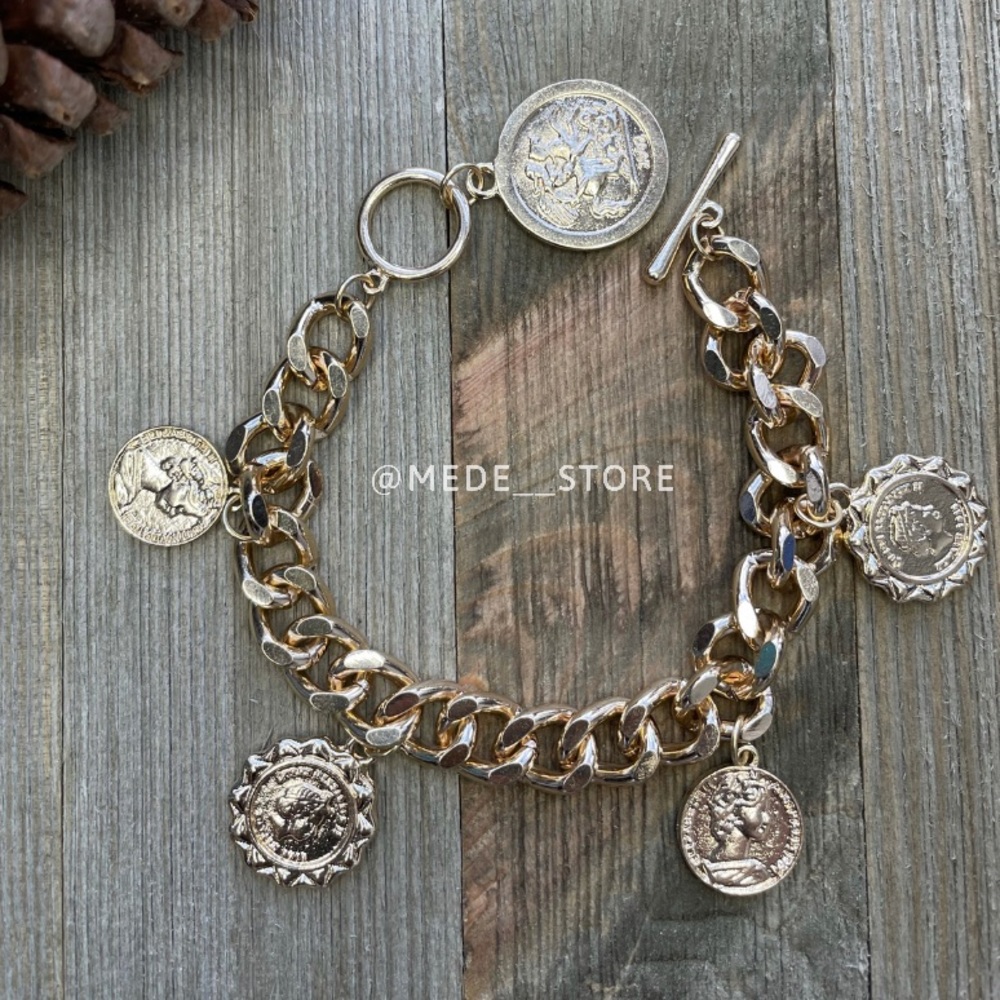 Nwt royalty Bracelet european charm United Kingdom Queen Elizabeth coin layer